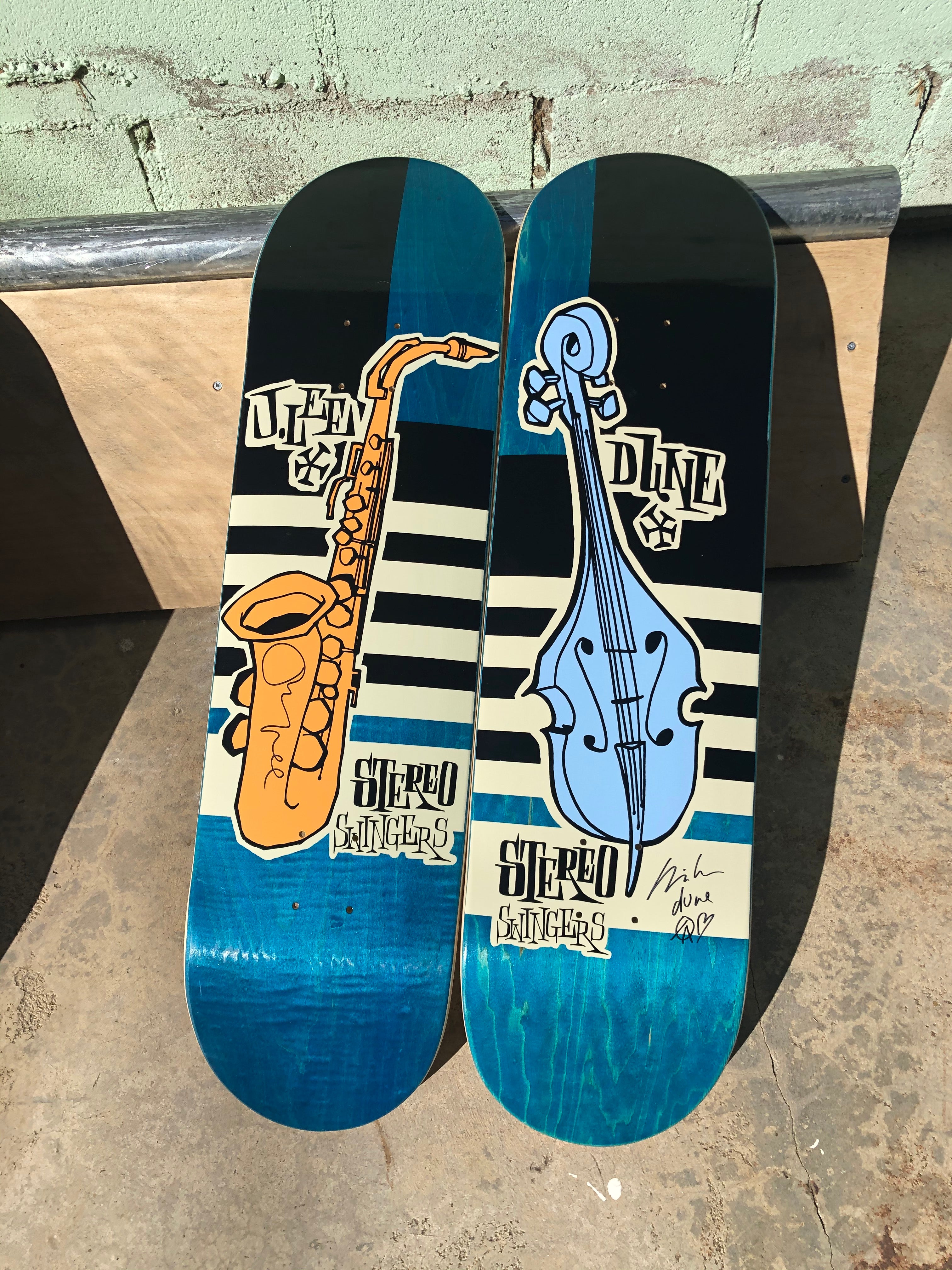 PREBOOK Alyasha BENEFIT: Stereo Swingers Set - signed by J.Lee and Dune